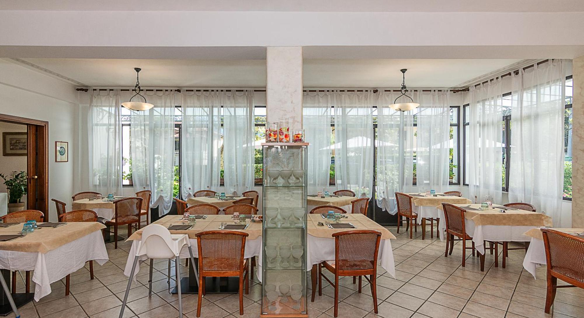 Hotel Eura Marina di Massa Ngoại thất bức ảnh