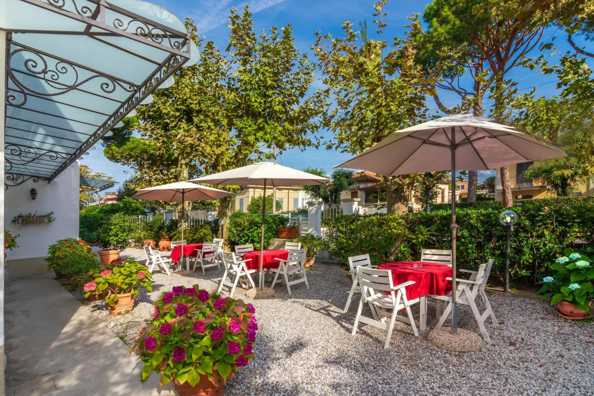Hotel Eura Marina di Massa Ngoại thất bức ảnh