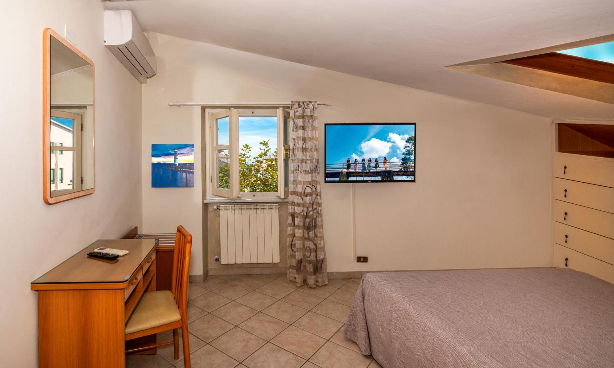 Hotel Eura Marina di Massa Ngoại thất bức ảnh