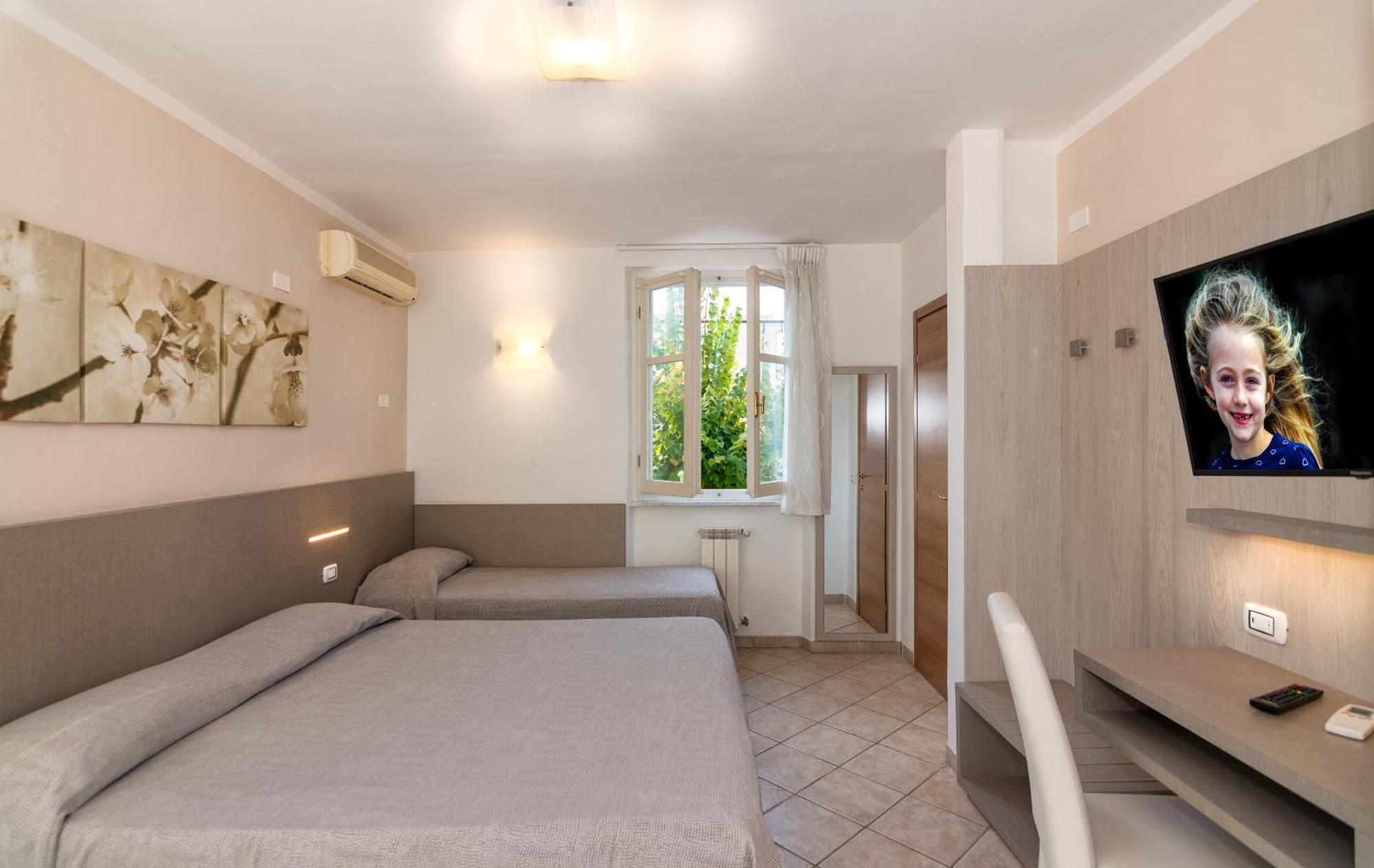 Hotel Eura Marina di Massa Ngoại thất bức ảnh