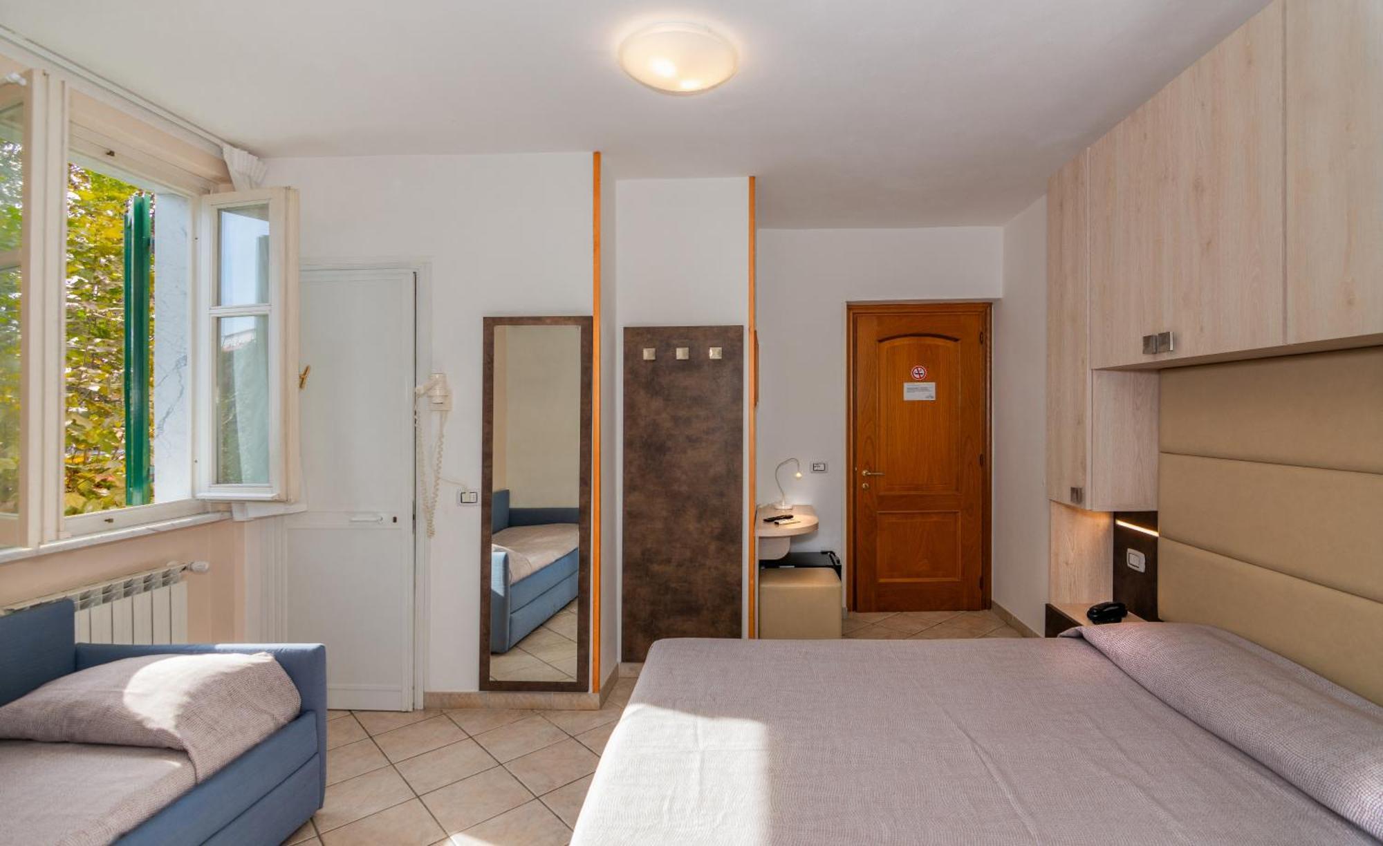 Hotel Eura Marina di Massa Ngoại thất bức ảnh