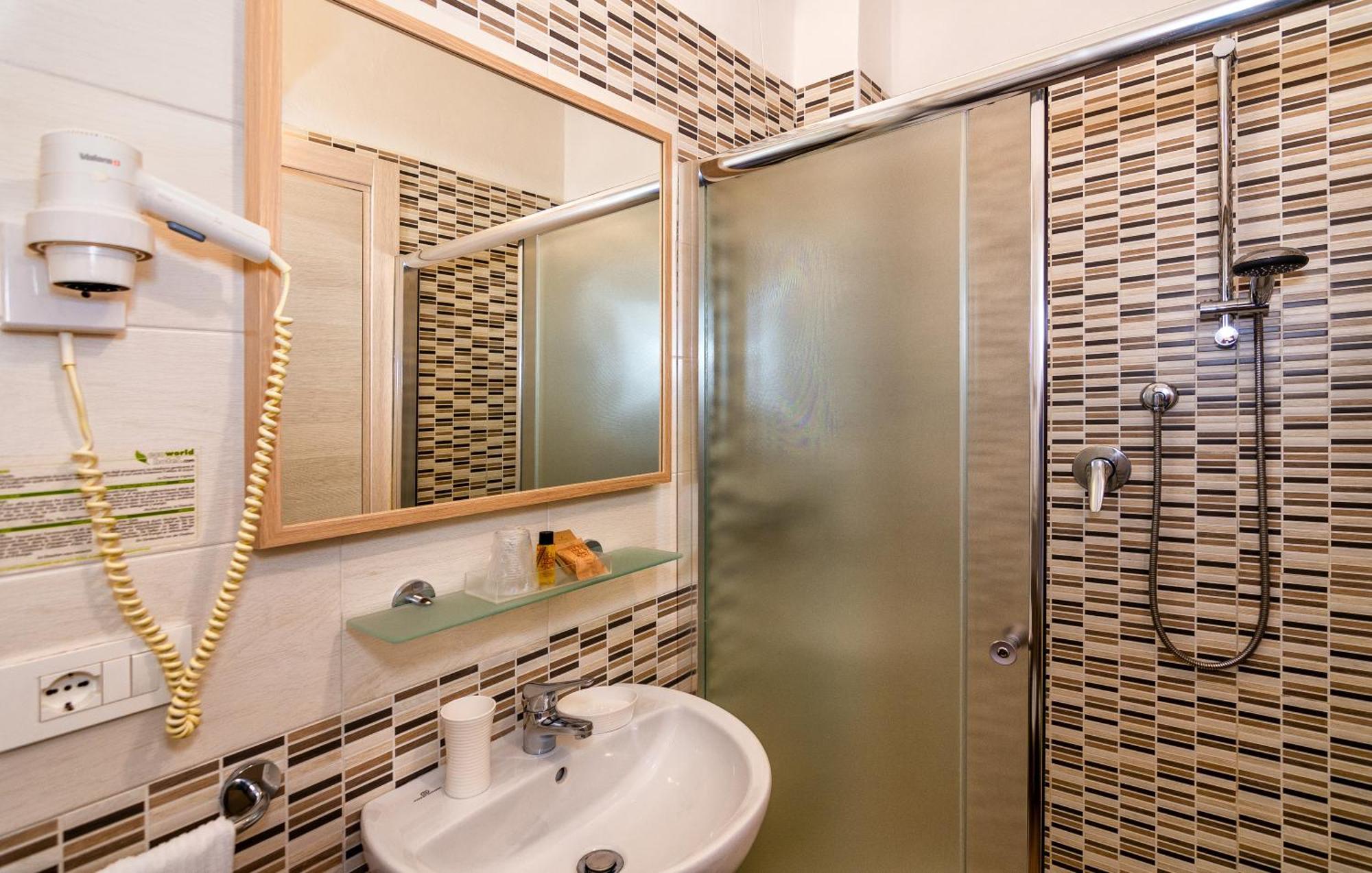 Hotel Eura Marina di Massa Ngoại thất bức ảnh