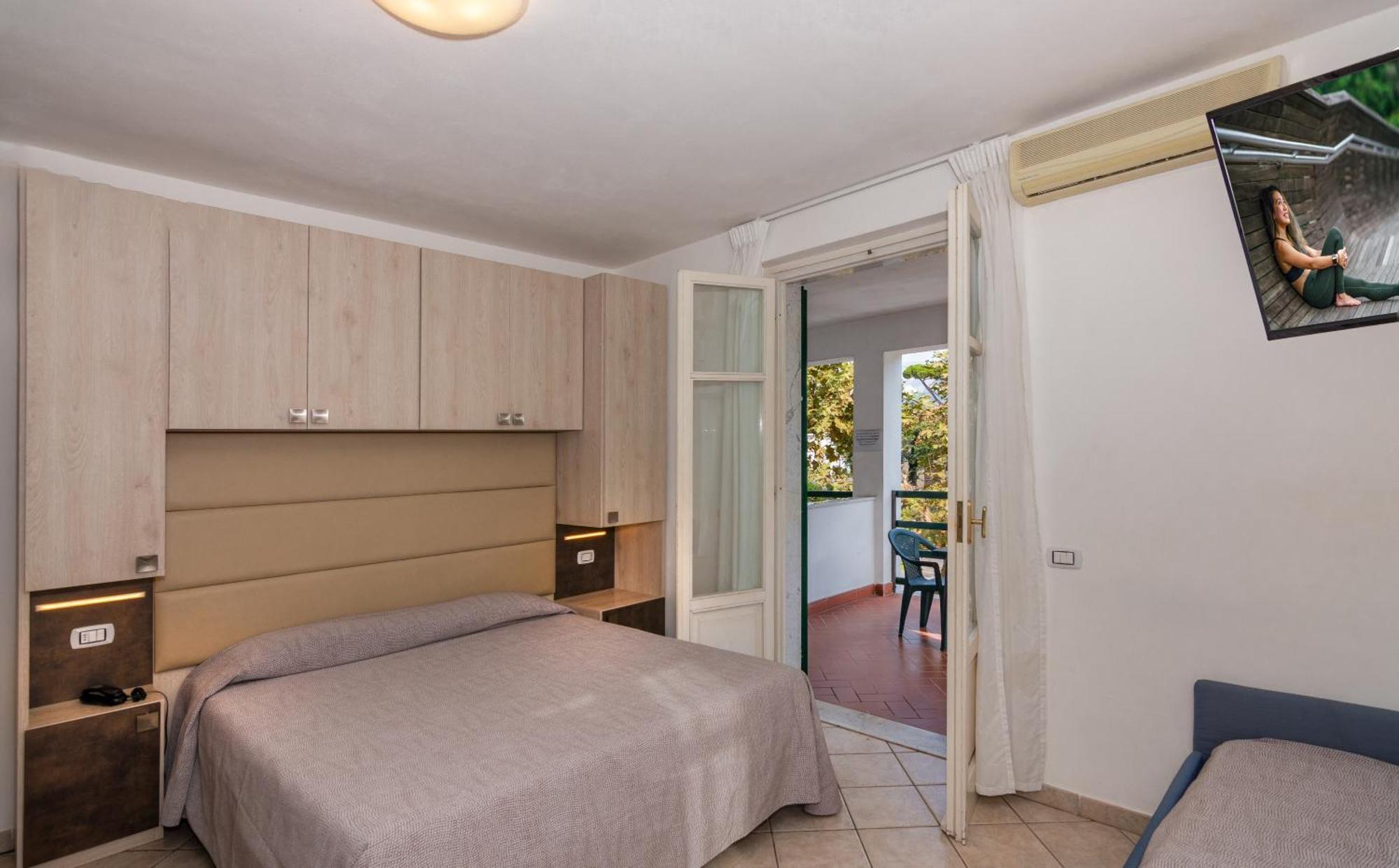 Hotel Eura Marina di Massa Ngoại thất bức ảnh