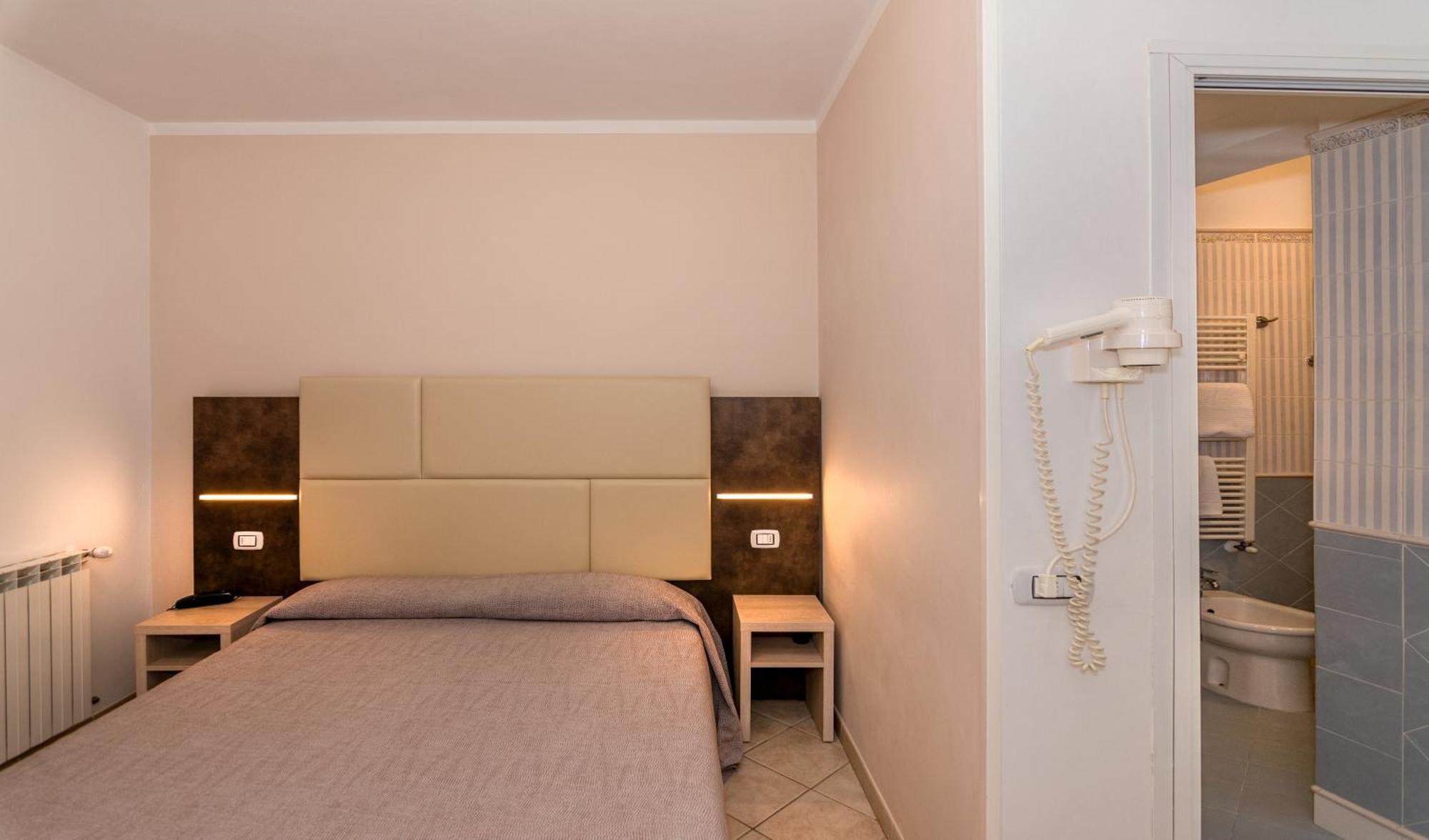 Hotel Eura Marina di Massa Ngoại thất bức ảnh