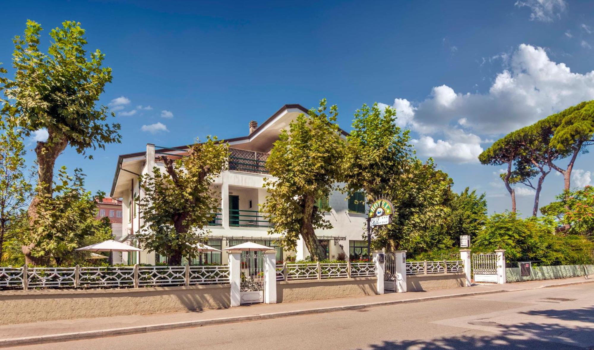Hotel Eura Marina di Massa Ngoại thất bức ảnh