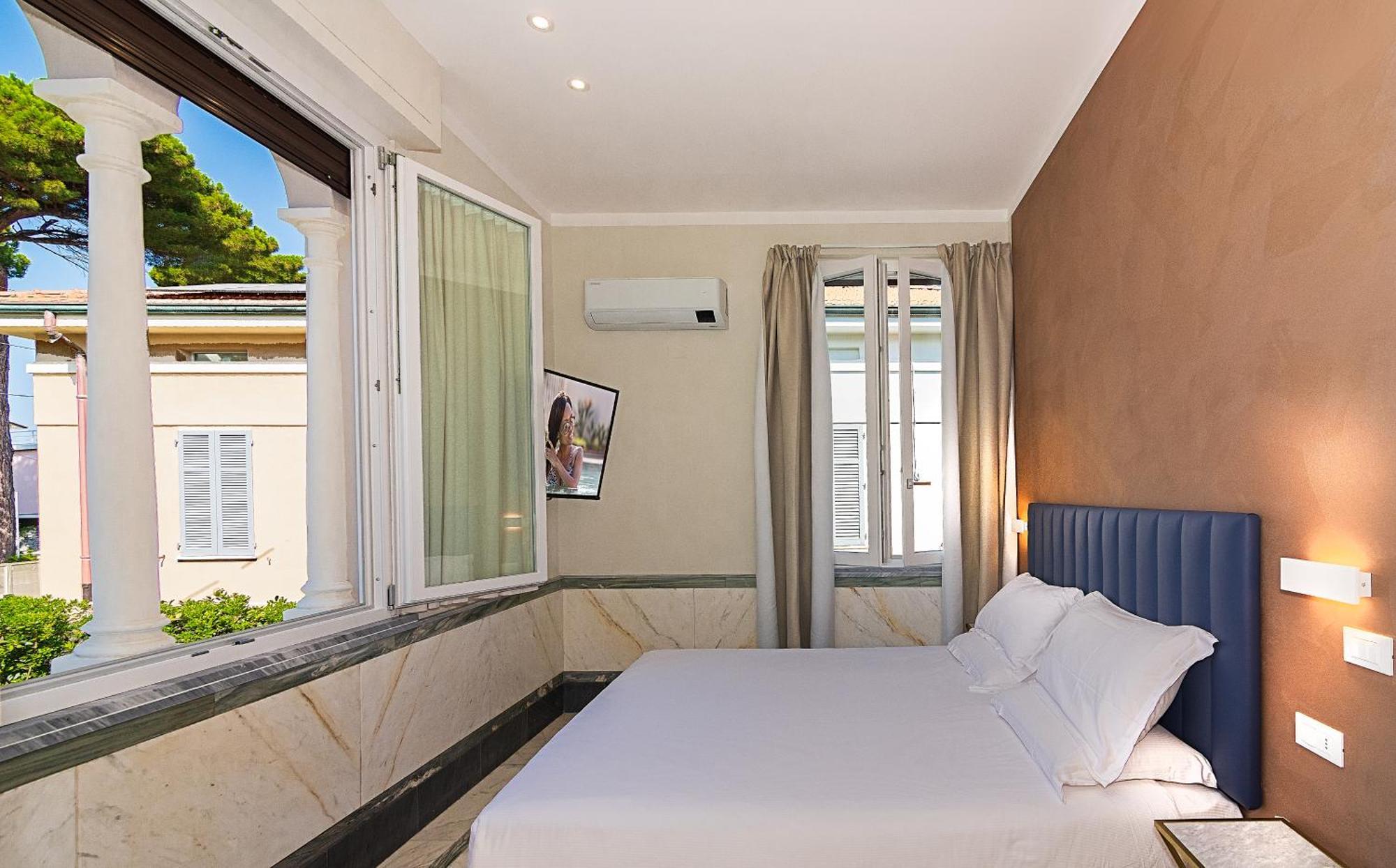 Hotel Eura Marina di Massa Ngoại thất bức ảnh