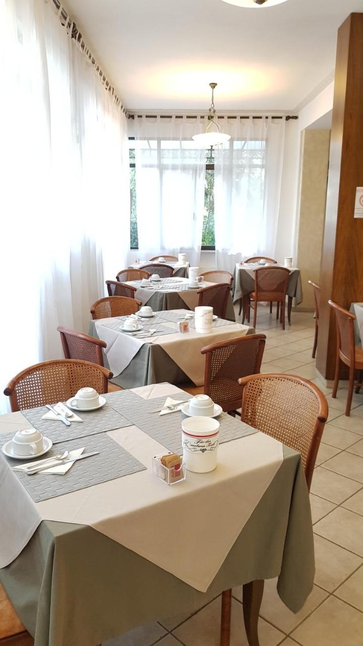 Hotel Eura Marina di Massa Ngoại thất bức ảnh